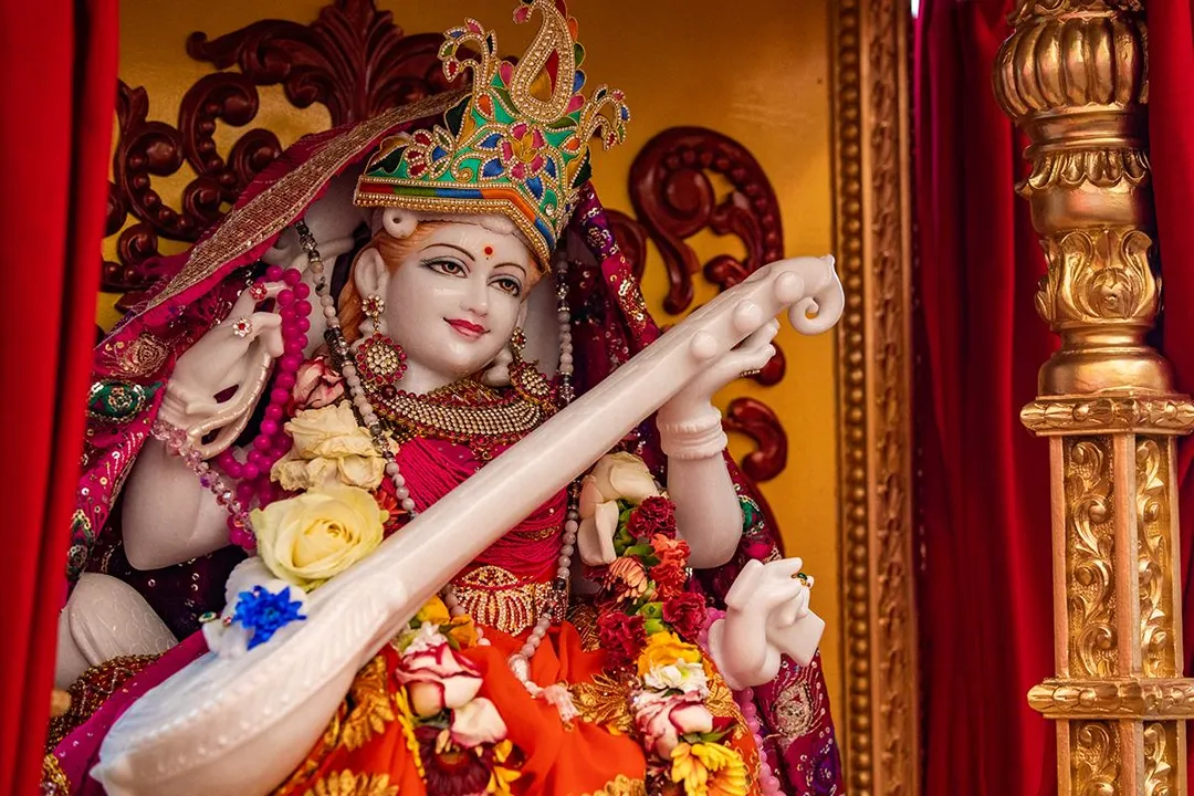 hindu deity, saraswati