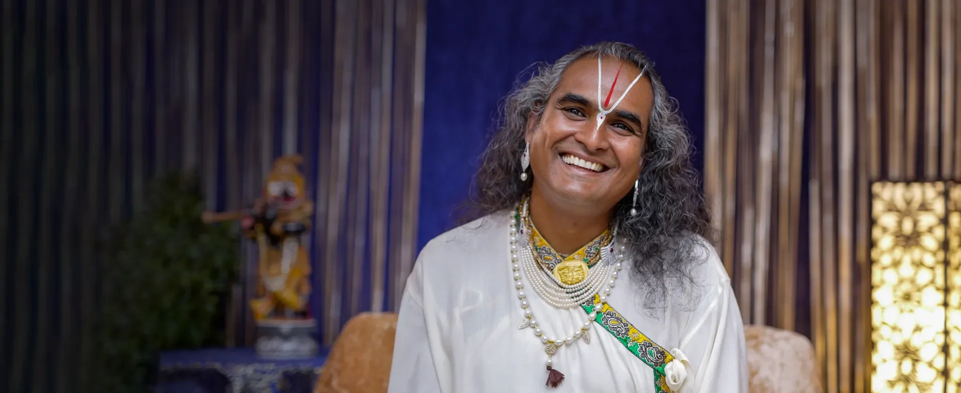 paramahamsa vishwananda, founder of bhakti marga, smiling