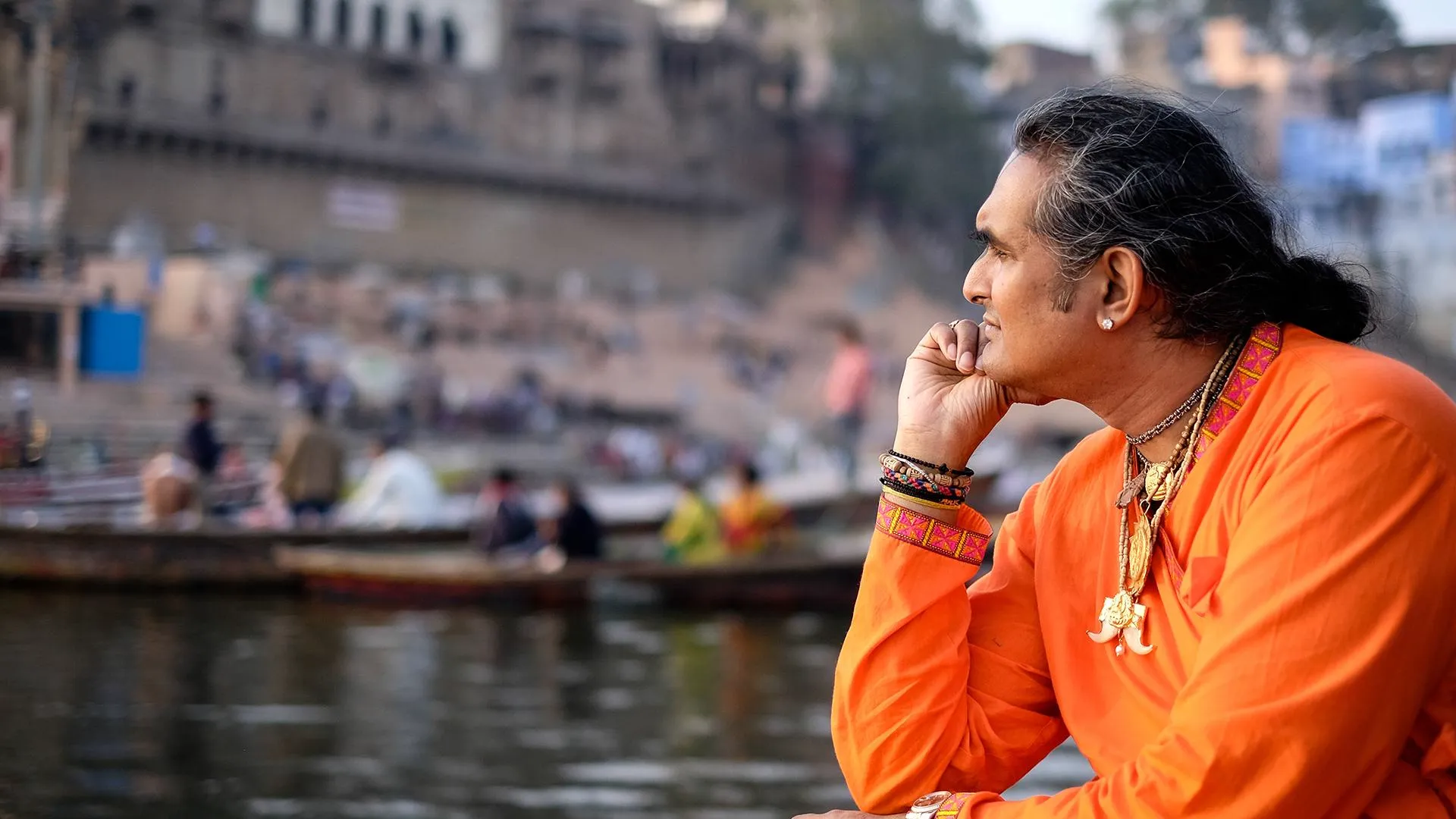 paramahamsa vishwananda, living master, contemplating over the river