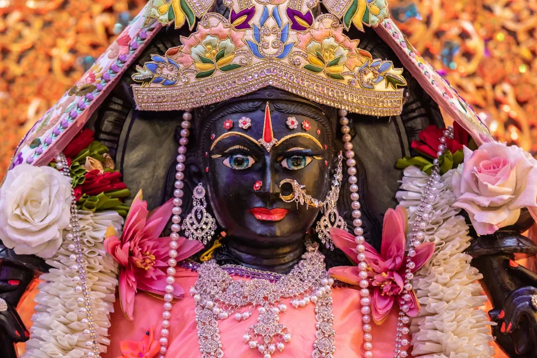 hindu deity, maha lakshmi